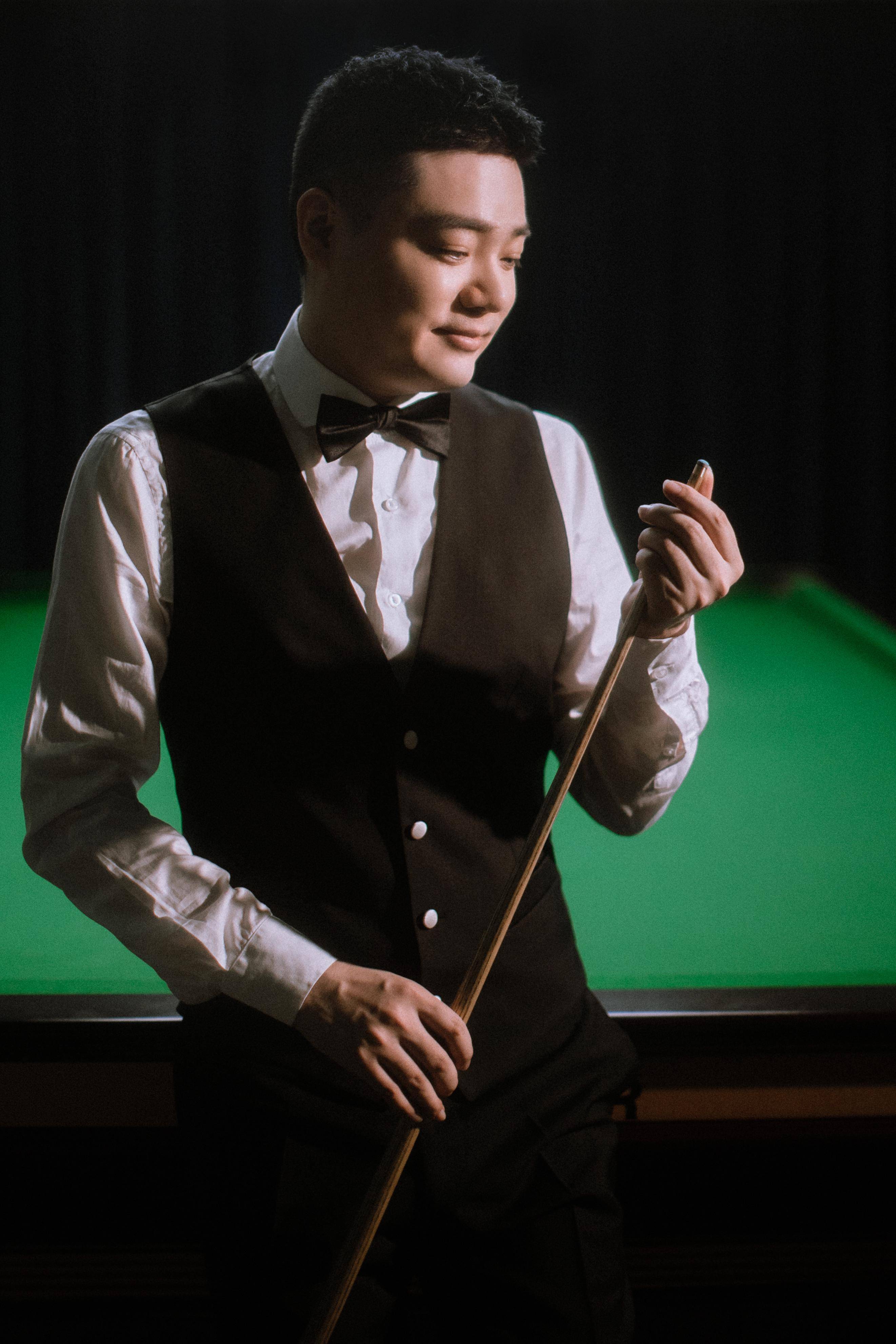 疑是一个警 疑是一个警