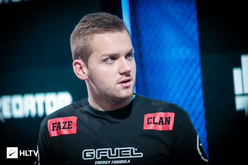 站在商业与 站在商业与